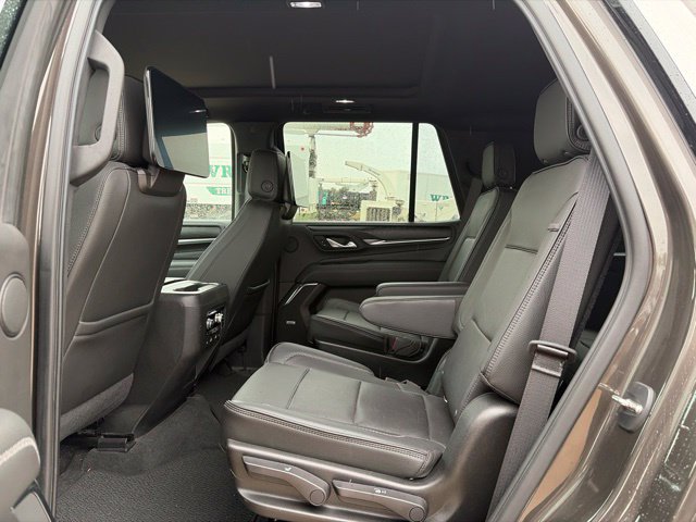 Used 2021 GMC Yukon Denali w/ Denali Premium Package AWD/4WD image 18