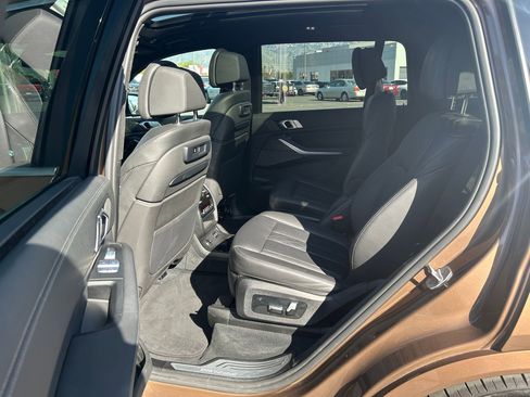 Used 2020 BMW X7 xDrive40i w/ Premium Package AWD/4WD image 24
