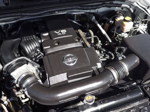 Used 2016 Nissan Frontier SV image 12