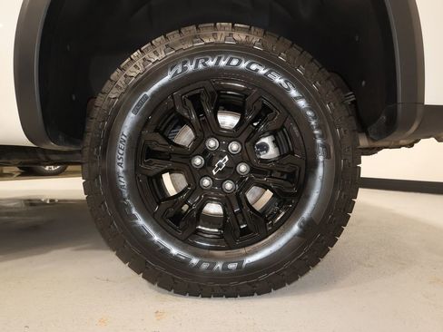 Used 2024 Chevrolet Silverado 1500 ZR2 AWD/4WD image 35