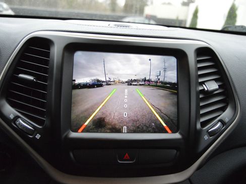 Used 2015 Jeep Cherokee Latitude image 14