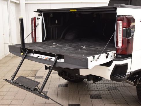 Used 2023 Ford F250 Lariat w/ Lariat Ultimate Package AWD/4WD image 22
