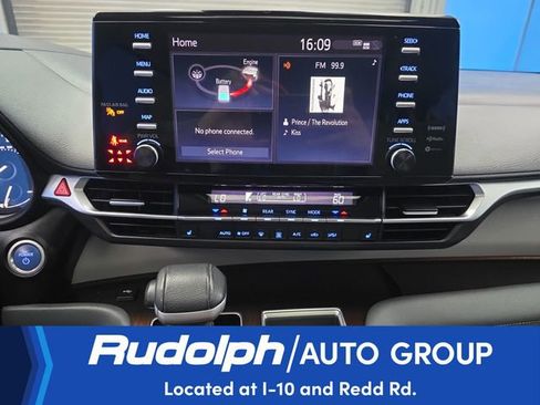 Used 2022 Toyota Sienna XLE FWD image 21