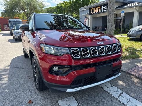 Used 2025 Jeep Compass Limited AWD/4WD image 2