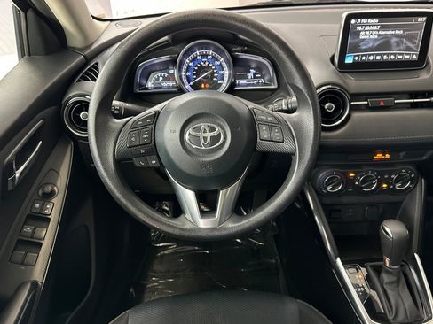 Used 2017 Toyota Yaris iA FWD image 27