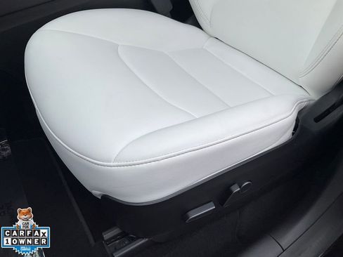 Used 2021 Tesla Model Y Long Range image 16