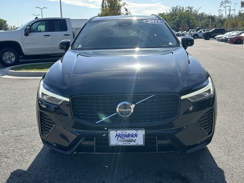Used 2025 Volvo XC60 B5 Plus image 3