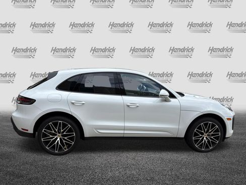 Used 2023 Porsche Macan AWD/4WD image 11