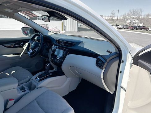 Used 2022 Nissan Rogue Sport SV image 27