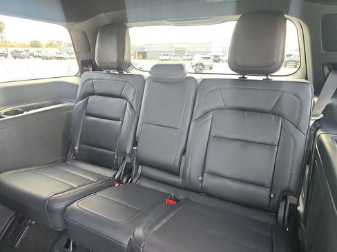 New 2026 Lincoln Navigator Reserve image 16