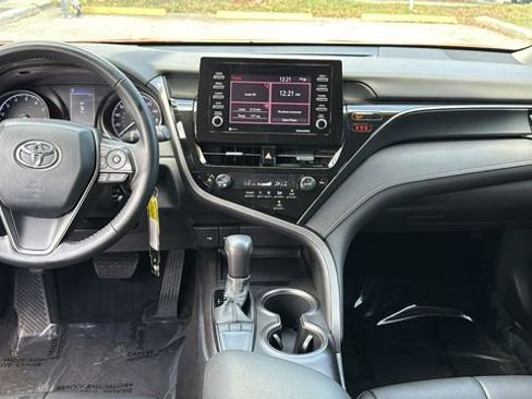 Used 2023 Toyota Camry SE image 12