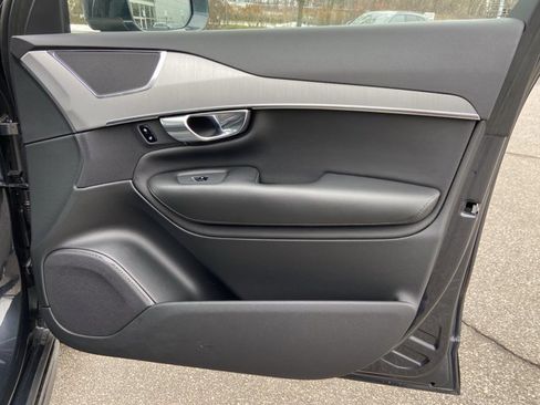 Used 2022 Volvo XC90 T5 Momentum w/ Climate Package image 26