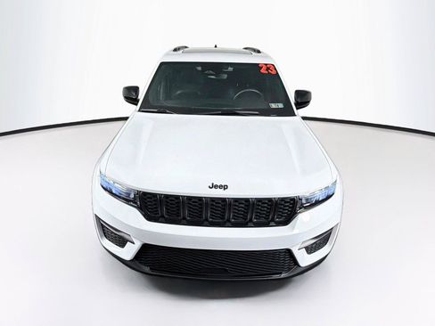 Used 2023 Jeep Grand Cherokee Altitude AWD/4WD image 13