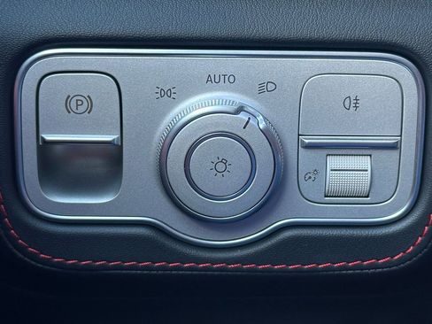 Used 2025 Mercedes-Benz GLE 53 AMG 4MATIC image 33