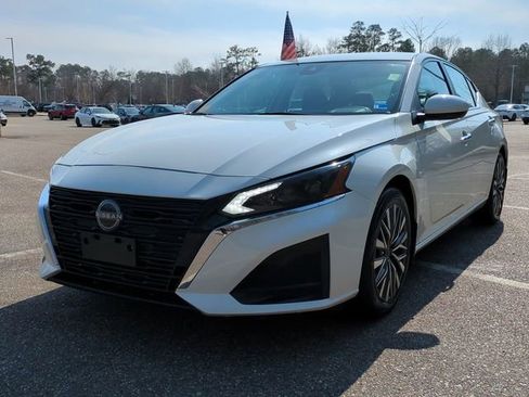 Used 2023 Nissan Altima 2.5 SV image 8