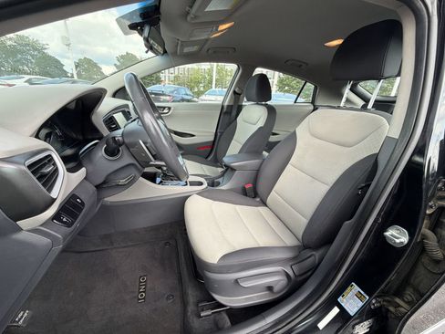 Used 2019 Hyundai Ioniq Plug-In Hybrid FWD image 12