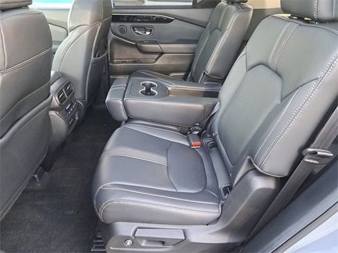 Certified 2024 Honda Pilot Touring image 11