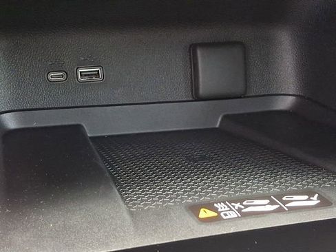 Used 2025 Chevrolet Traverse RS w/ LPO, Floor Liner Package image 29