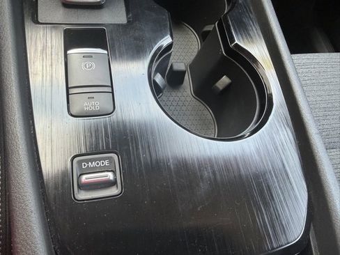 Certified 2022 Nissan Rogue SV image 24