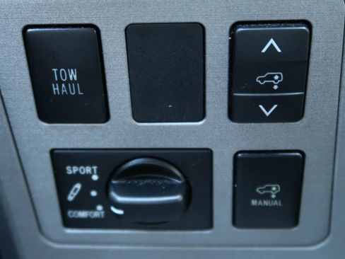 Used 2013 Toyota Sequoia Platinum RWD image 27