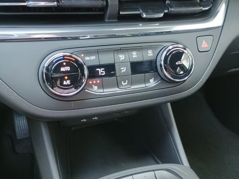 Certified 2025 Buick Envista Preferred w/ Convenience I Package image 22