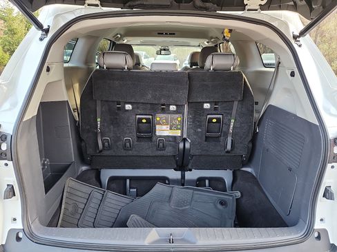 Used 2021 Toyota Sienna XLE image 34