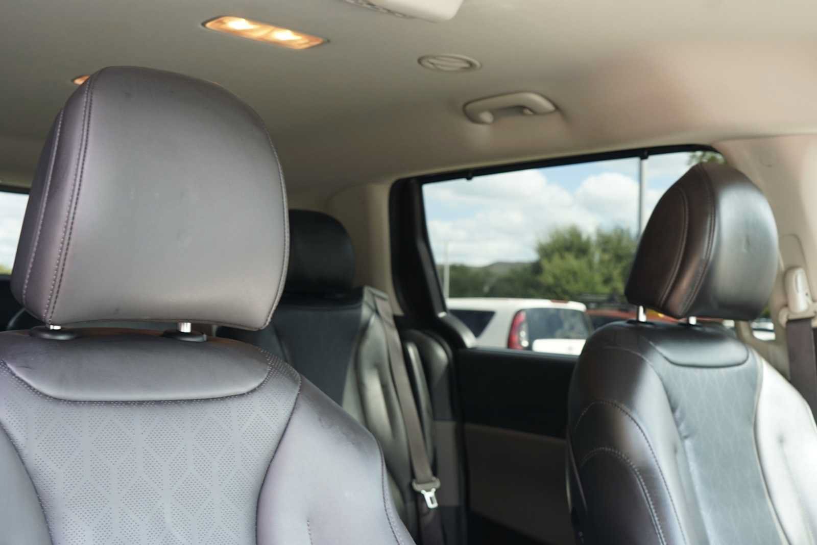 Certified 2025 Kia Carnival EX FWD image 26