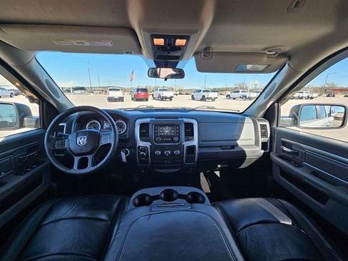 Used 2018 RAM 1500 Classic SLT image 12