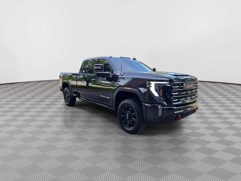 Used 2024 GMC Sierra 2500 AT4 w/ AT4 Premium Plus Package AWD/4WD image 2
