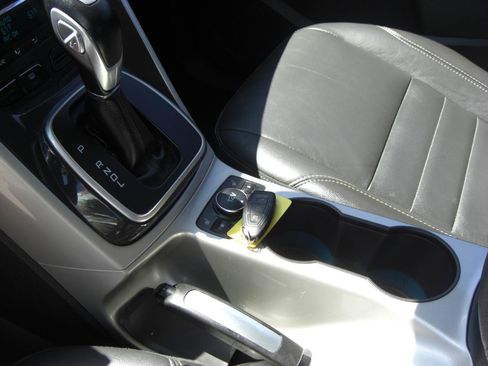 Used 2015 Ford C-MAX SEL image 6