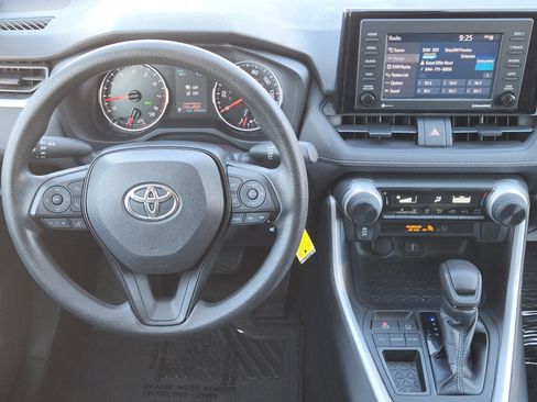 Used 2021 Toyota RAV4 LE w/ Carpet Mat Package (TMS) FWD image 27