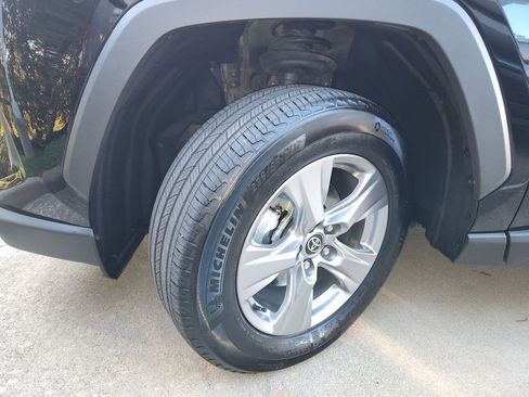 Used 2025 Toyota RAV4 XLE image 31