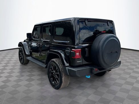 Used 2022 Jeep Wrangler Unlimited Sahara AWD/4WD image 8