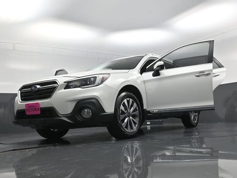 Used 2019 Subaru Outback 2.5i Touring AWD/4WD image 28