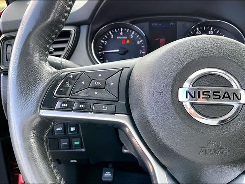 Used 2018 Nissan Rogue SV FWD image 24