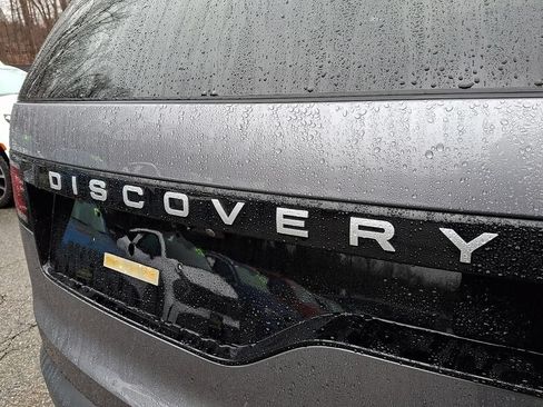 Used 2025 Land Rover Discovery S AWD/4WD image 35