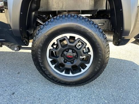 Certified 2026 Toyota Tacoma TRD Off-Road AWD/4WD image 16