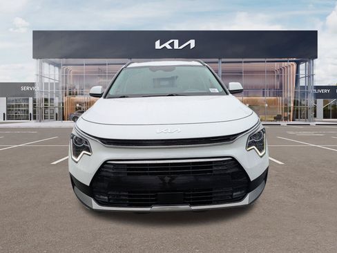 Certified 2023 Kia Niro EX Touring FWD image 7