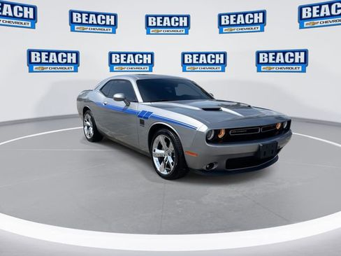 Used 2018 Dodge Challenger R/T RWD image 2