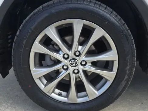 Used 2018 Toyota RAV4 Limited image 52