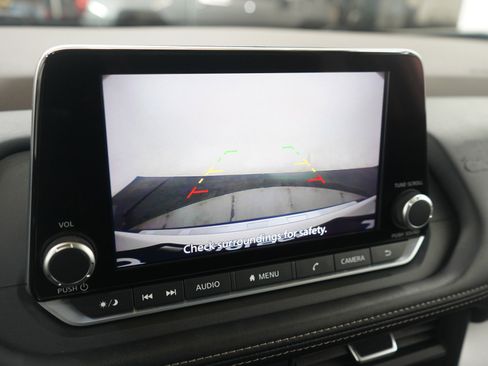 Used 2023 Nissan Rogue SV image 28