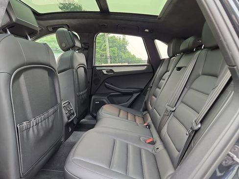 Used 2021 Porsche Macan Turbo AWD/4WD image 11