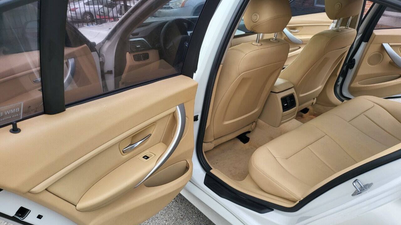 Used 2015 BMW 320i Sedan RWD image 15