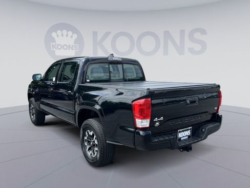 Used 2017 Toyota Tacoma SR w/ Tow Package AWD/4WD image 4