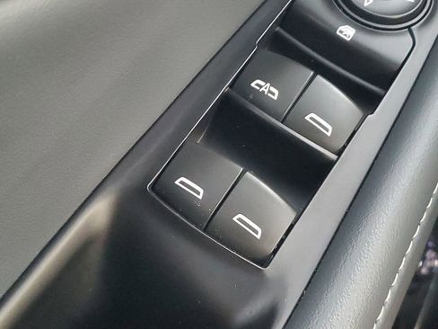 Used 2023 Buick Enclave Essence image 34