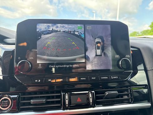 Used 2024 Nissan Pathfinder SL w/ SL Premium Package image 24