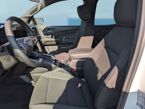 New 2026 GMC Canyon Elevation w/ Convenience Package image 17