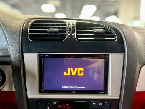 Used 2002 Ford Thunderbird image 18