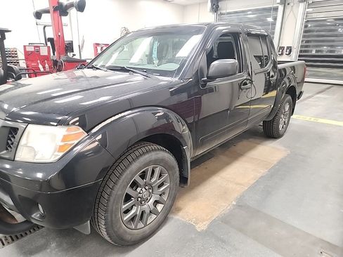 Used 2012 Nissan Frontier SV w/ Sport Appearance Pkg image 3