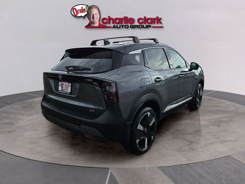 Used 2025 Nissan Kicks SR FWD image 5